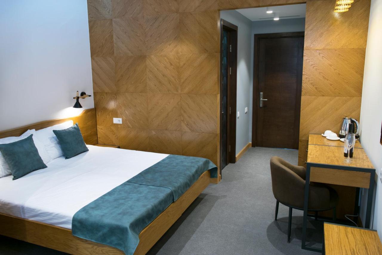 R&R Hotel Jerevan Eksteriør bilde